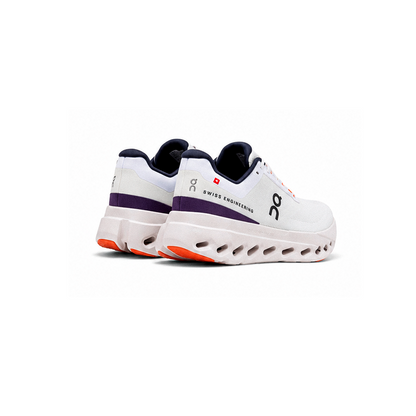 0N CL0UD WHITE